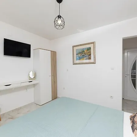 Pensión Porat 3*