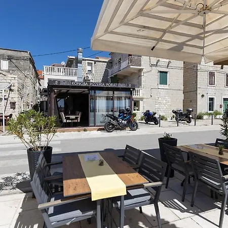 Pensión Porat Kaštela